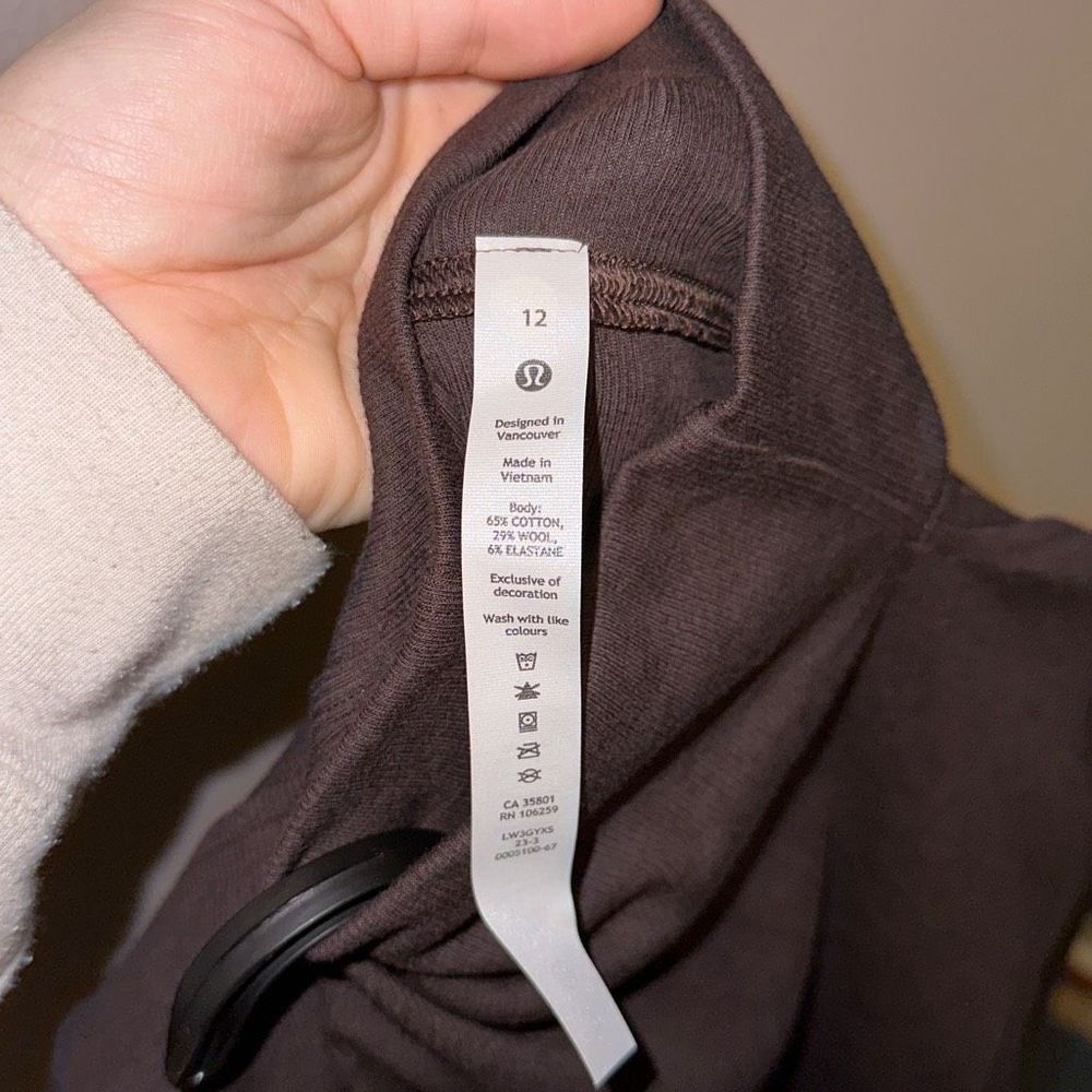 Lululemon Ribbed Wool-Blend Turtleneck in Espresso NWT Sz 12 - Picture 6 of 6